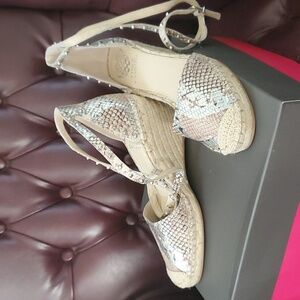 VINCE CAMUTO WOMEN'S LEATHER UPPER PLATFORM SUMMER SHOES SANDALS NEW SIZE 7 M